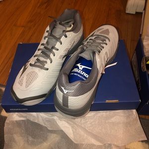 Mizuno Wave Lightning Z4 Volleyball Shoes